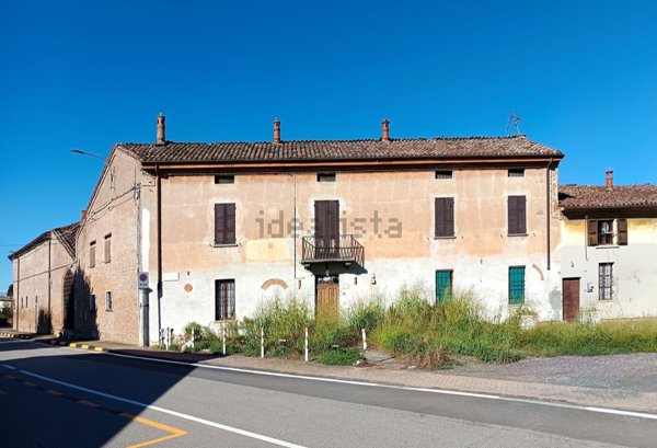 casale in vendita a San Martino del Lago