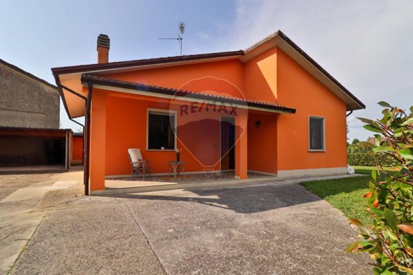 casa indipendente in vendita a Scandolara Ravara