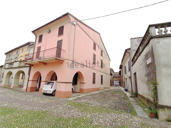 casa indipendente in vendita a Scandolara Ravara in zona Castelponzone