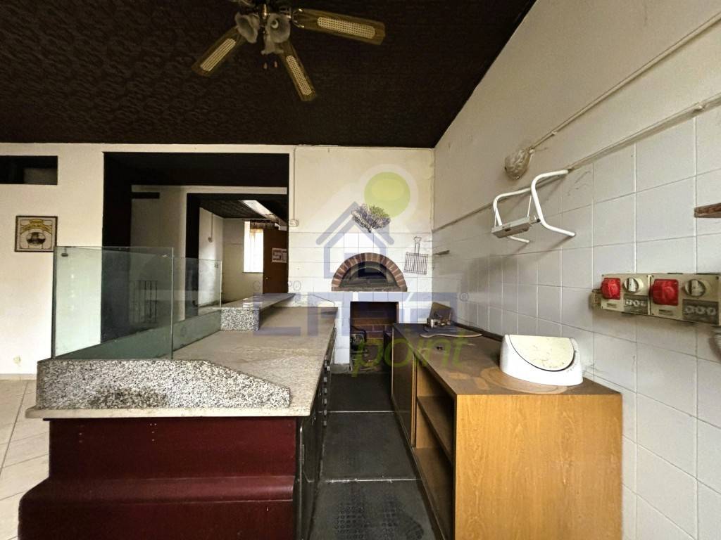 negozio in vendita a Scandolara Ravara in zona Castelponzone