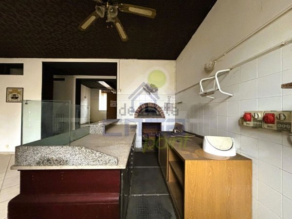 locale commerciale in vendita a Scandolara Ravara in zona Castelponzone