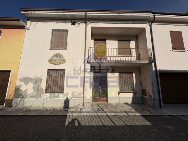 casa indipendente in vendita a Scandolara Ravara in zona Castelponzone