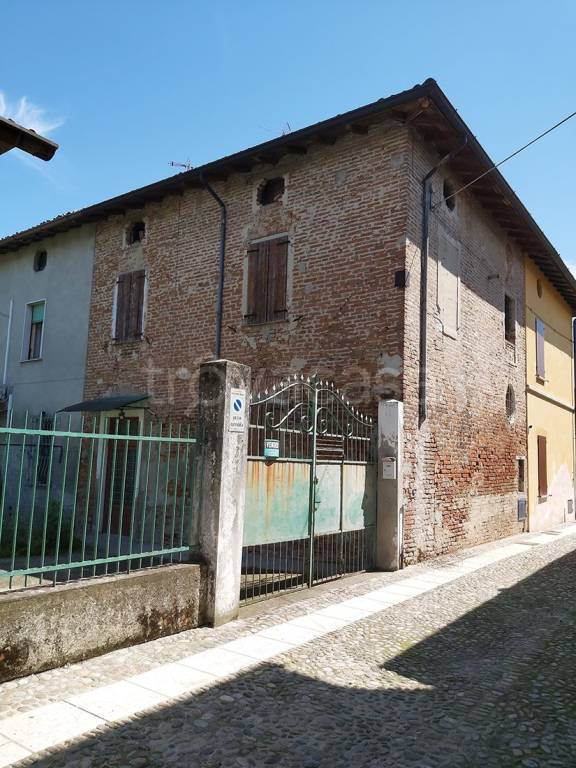 casa indipendente in vendita a Scandolara Ravara in zona Castelponzone