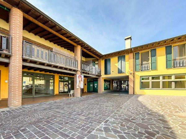 negozio in vendita a Sergnano