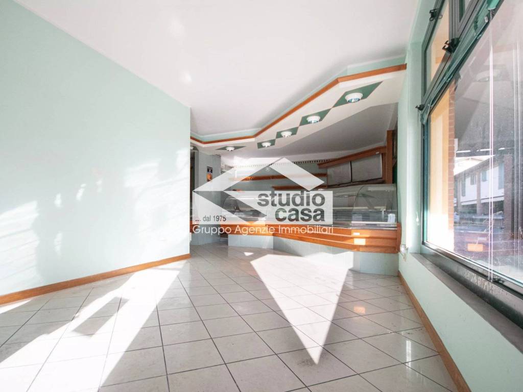 negozio in vendita a Sergnano