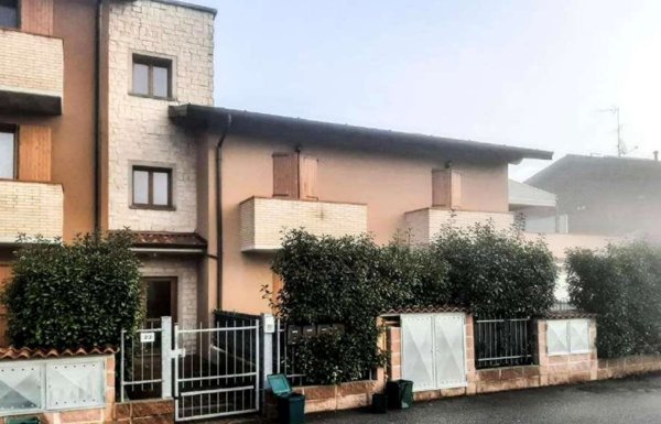 casa indipendente in vendita a Sesto ed Uniti in zona Casanova del Morbasco