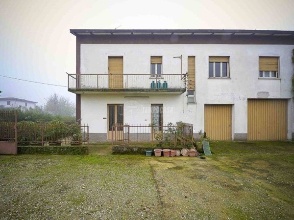 casa indipendente in vendita a Sesto ed Uniti in zona Casanova del Morbasco