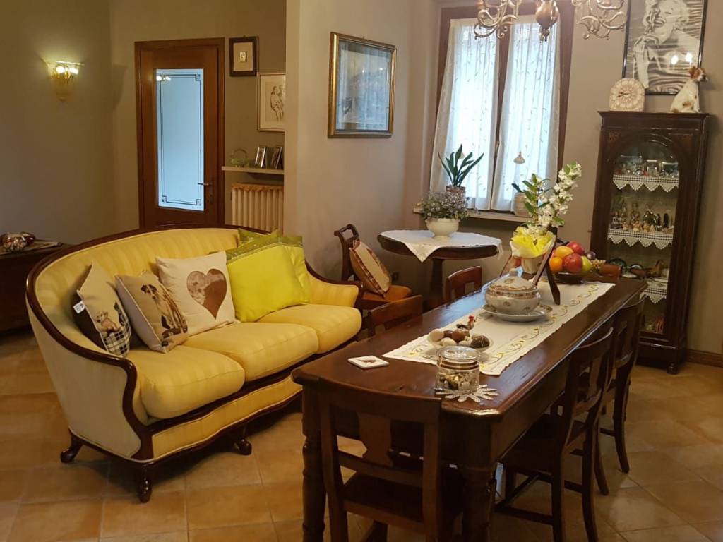 casa indipendente in vendita a Sesto ed Uniti