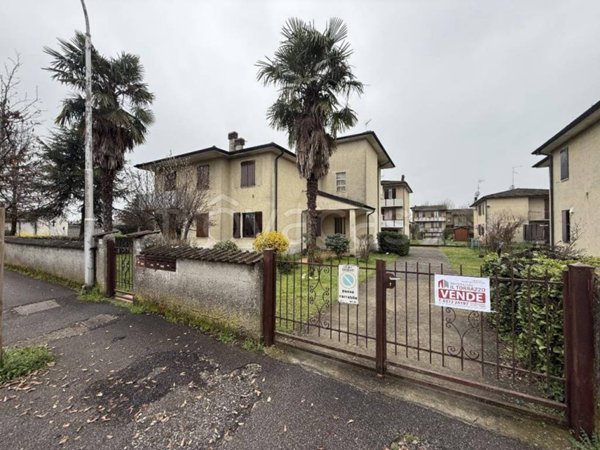 appartamento in vendita a Sesto ed Uniti in zona Sesto Cremonese