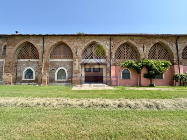casa indipendente in vendita a Sesto ed Uniti in zona Luignano