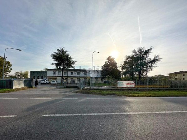 terreno edificabile in vendita a Sesto ed Uniti