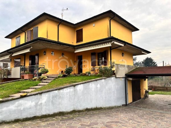 casa indipendente in vendita a Sesto ed Uniti in zona Casanova del Morbasco
