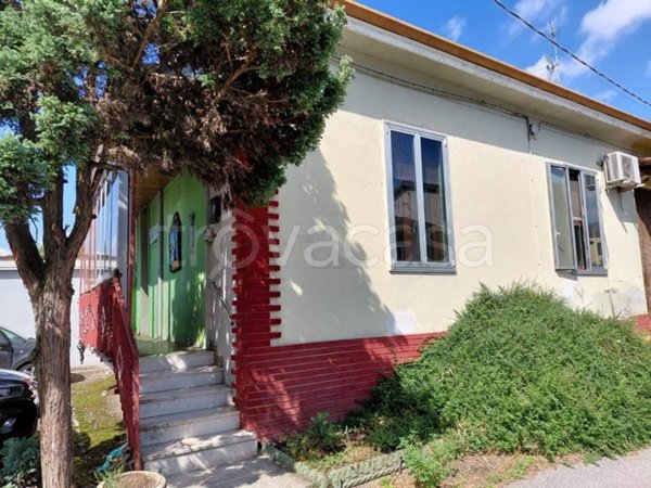 casa indipendente in vendita a Sesto ed Uniti