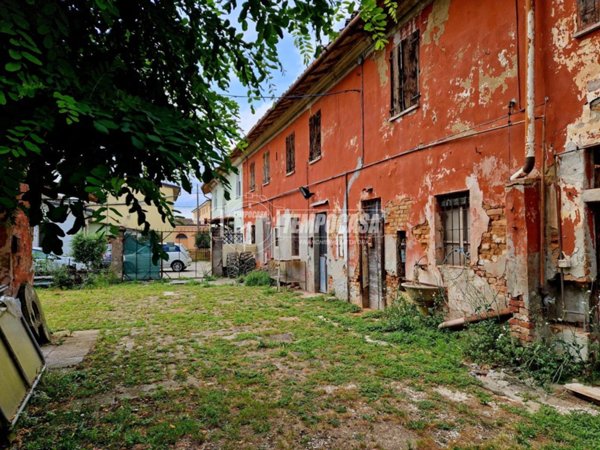casa indipendente in vendita a Sesto ed Uniti