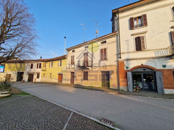 casa indipendente in vendita a Sesto ed Uniti