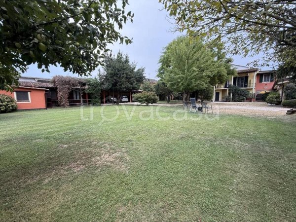 casa indipendente in vendita a Sesto ed Uniti in zona Sesto Cremonese