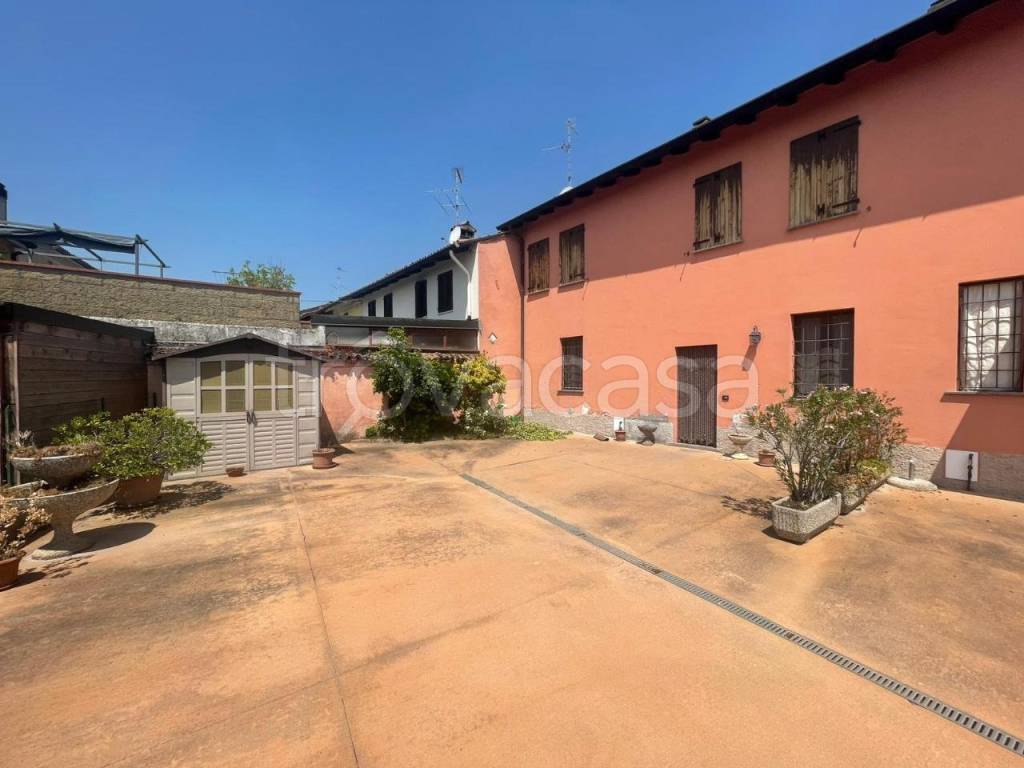 casa indipendente in vendita a Sesto ed Uniti in zona Sesto Cremonese