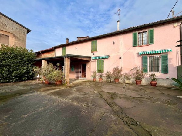 casa indipendente in vendita a Sesto ed Uniti in zona Casanova del Morbasco