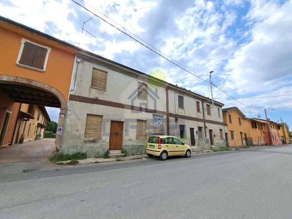 casa indipendente in vendita a Sesto ed Uniti in zona Sesto Cremonese