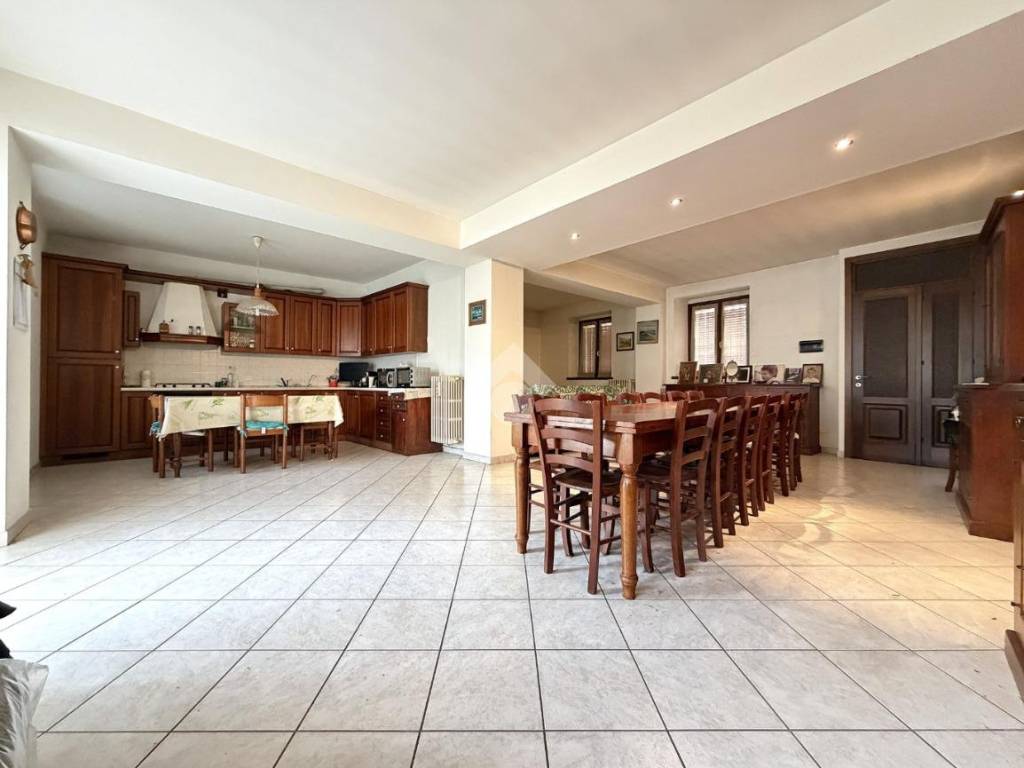 casa indipendente in vendita a Sesto ed Uniti in zona Sesto Cremonese