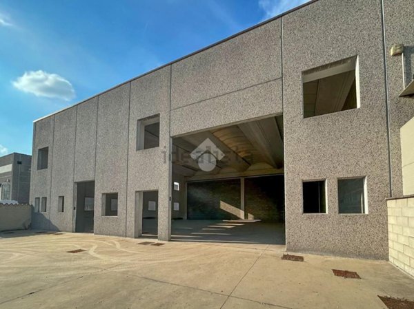 casale in vendita a Sesto ed Uniti