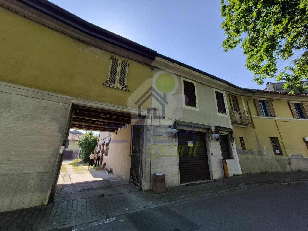 intera palazzina in vendita a Sesto ed Uniti in zona Sesto Cremonese