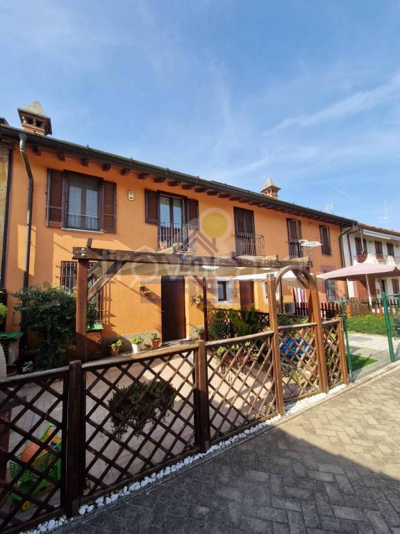 casa indipendente in vendita a Sesto ed Uniti in zona Sesto Cremonese