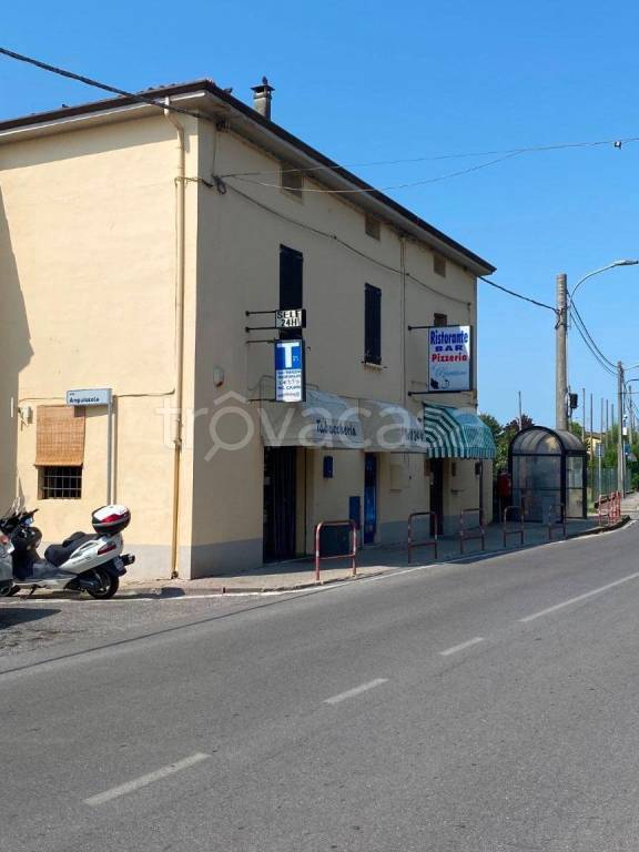 negozio in vendita a Sesto ed Uniti in zona Casanova del Morbasco