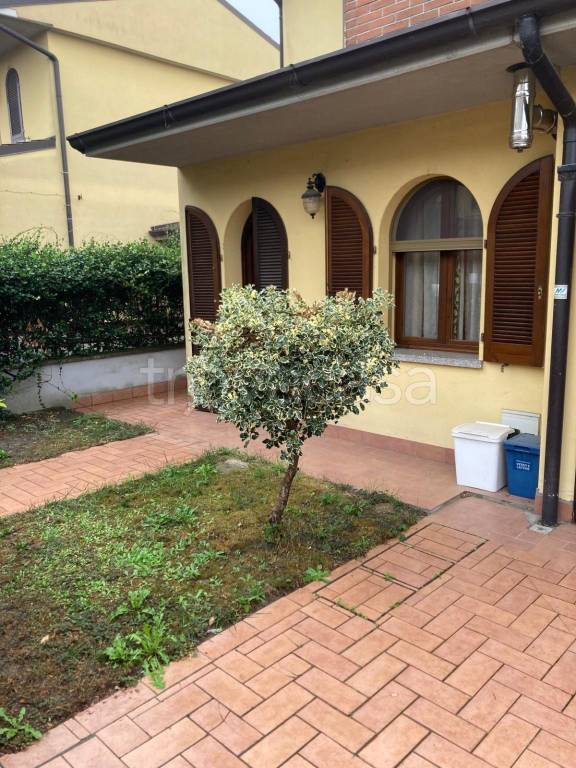 casa indipendente in vendita a Sesto ed Uniti in zona Casanova del Morbasco