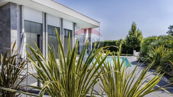 casa indipendente in vendita a Solarolo Rainerio
