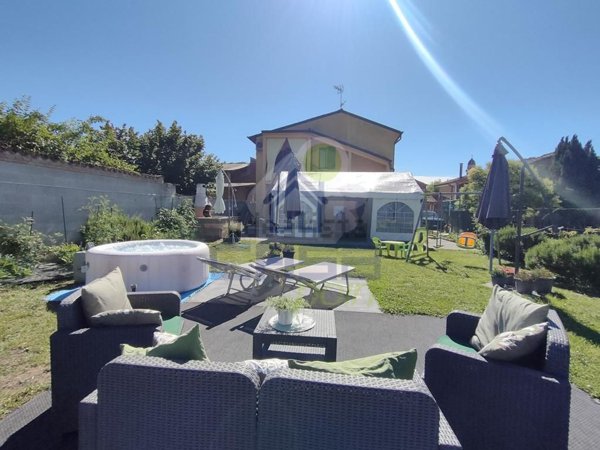 casa indipendente in vendita a Solarolo Rainerio