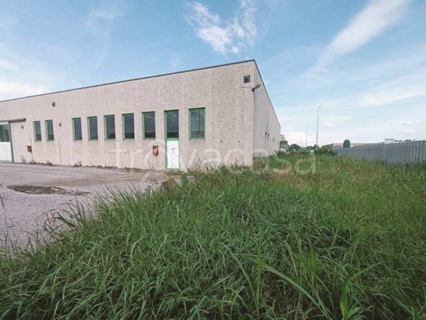 locale commerciale in vendita a Soncino