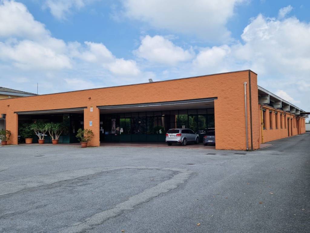 locale commerciale in vendita a Soncino in zona Gallignano
