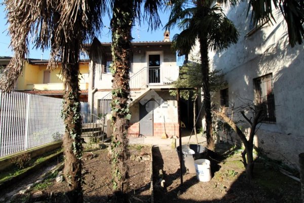 casa indipendente in vendita a Soncino in zona Gallignano
