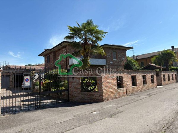casa indipendente in vendita a Soncino in zona Isengo