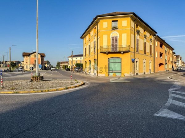 locale commerciale in vendita a Soncino