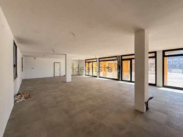 locale commerciale in vendita a Soncino