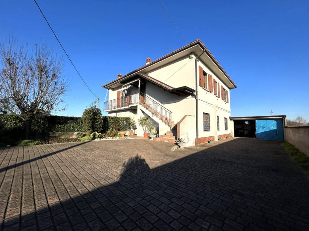 casa indipendente in vendita a Soncino in zona Gallignano
