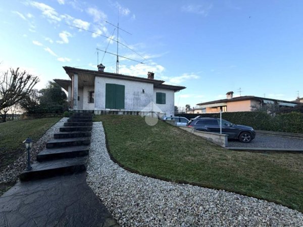 casa indipendente in vendita a Soncino in zona Isengo