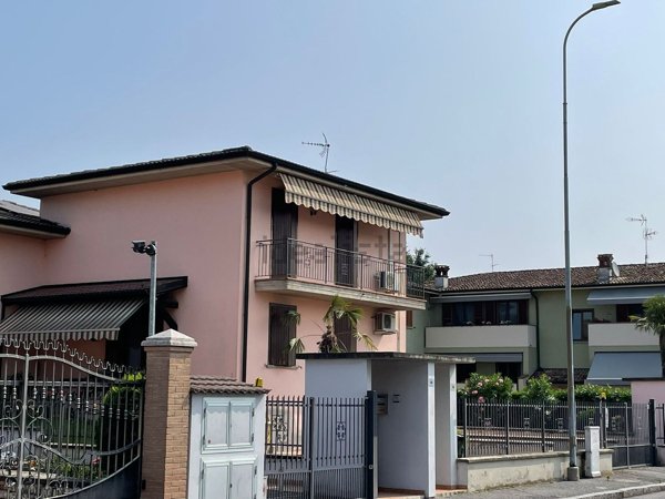 casa indipendente in vendita a Soncino