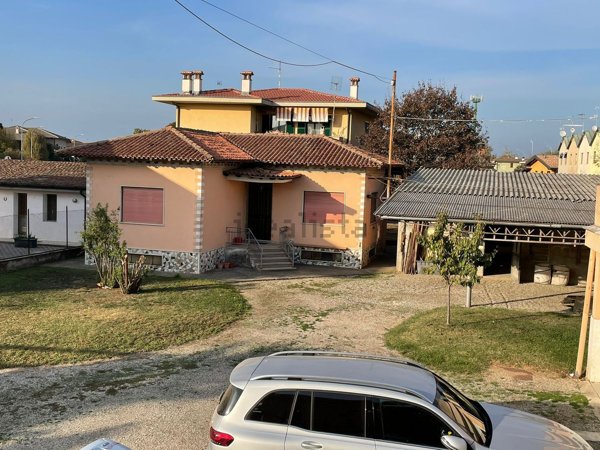 casa indipendente in vendita a Soncino