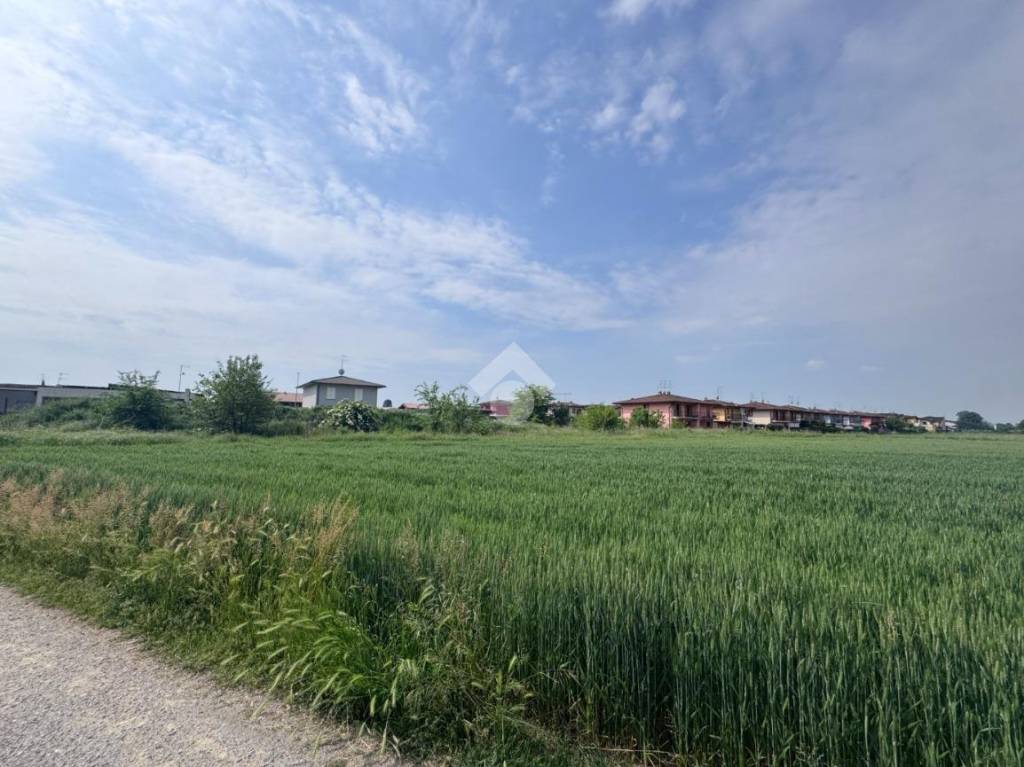 terreno edificabile in vendita a Soncino
