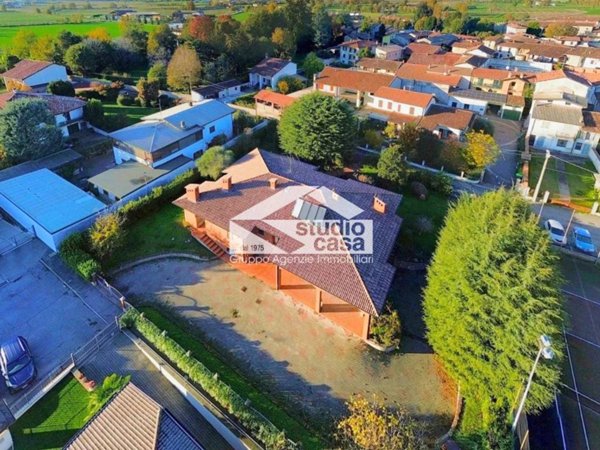 casa indipendente in vendita a Soncino in zona Gallignano