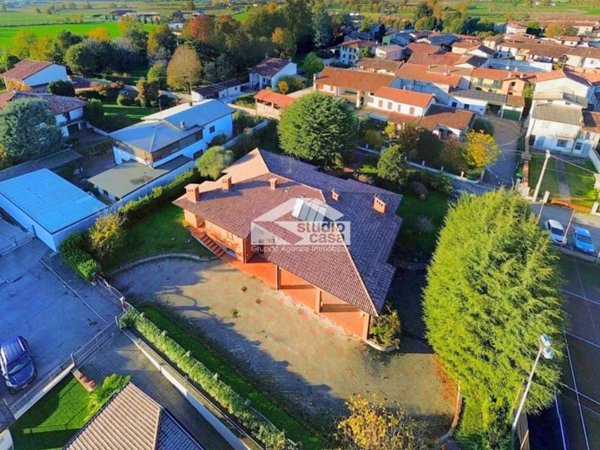 casa indipendente in vendita a Soncino in zona Gallignano