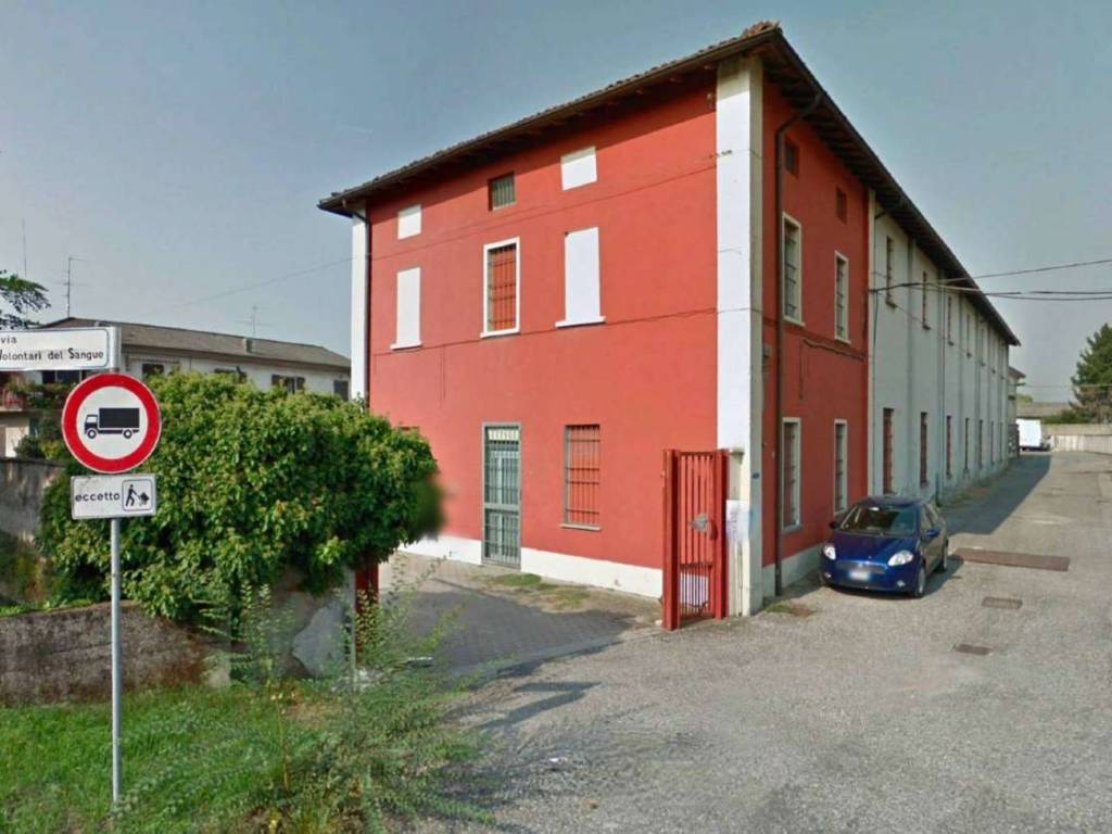locale commerciale in vendita a Soresina