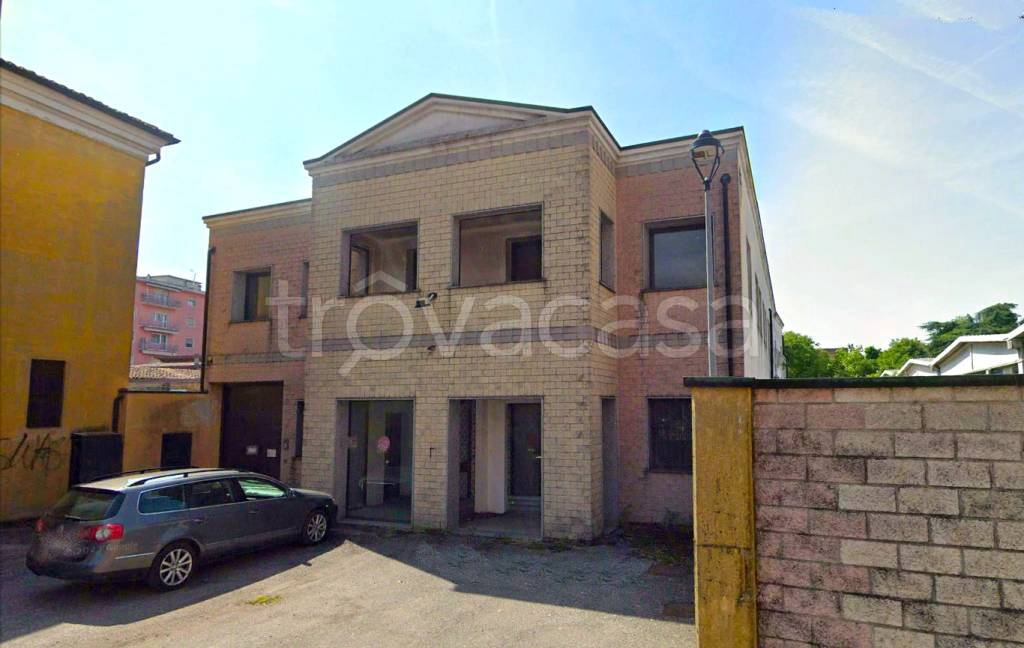 ufficio in vendita a Soresina