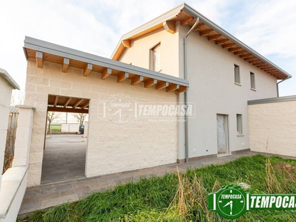 casa indipendente in vendita a Soresina