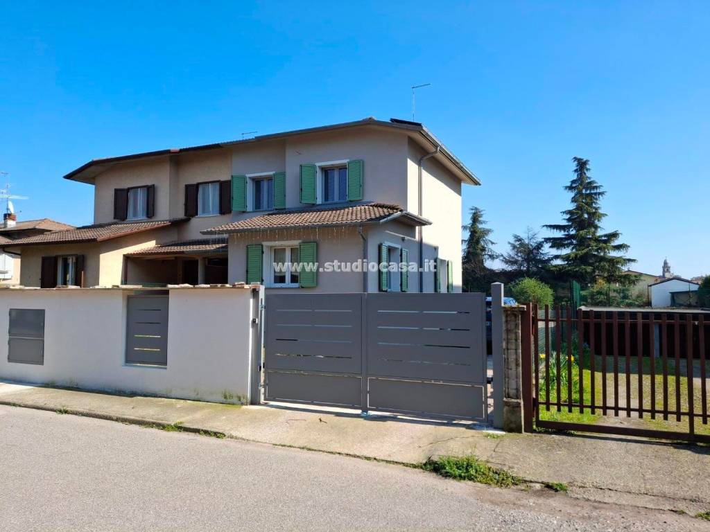 casa indipendente in vendita a Soresina