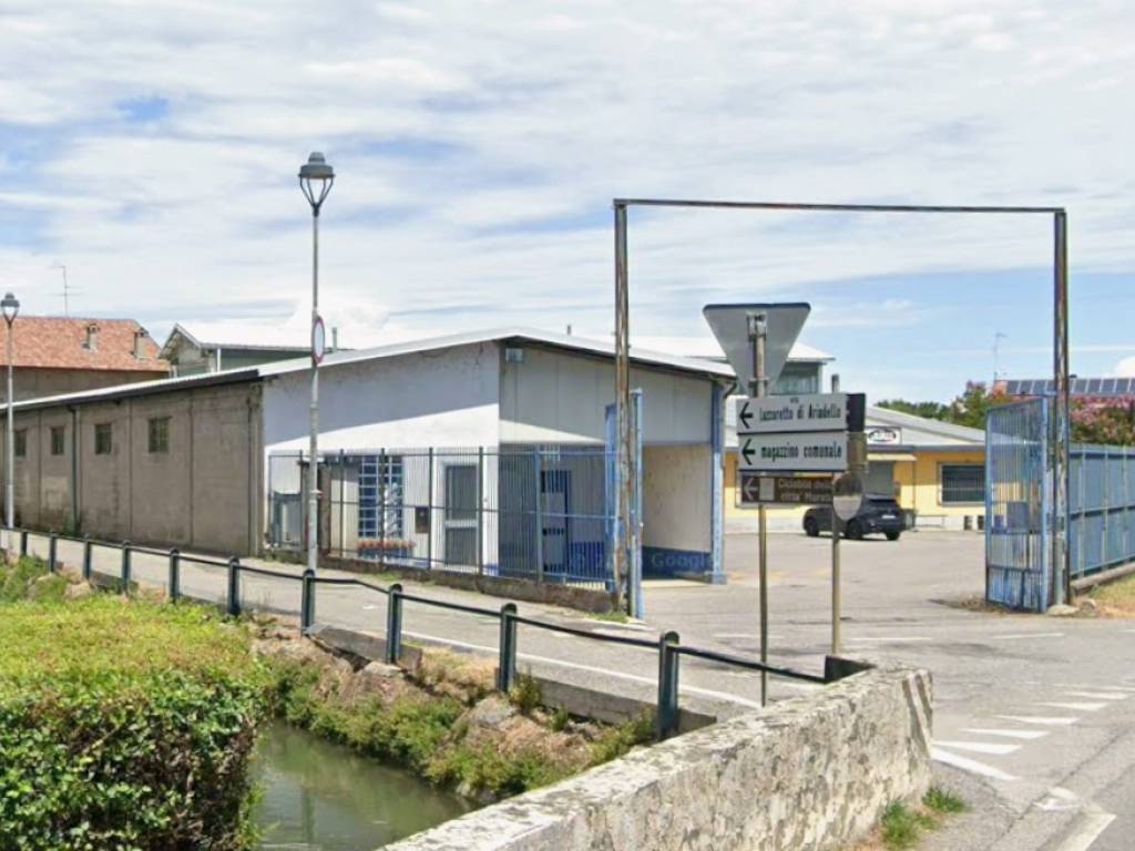 locale commerciale in vendita a Soresina