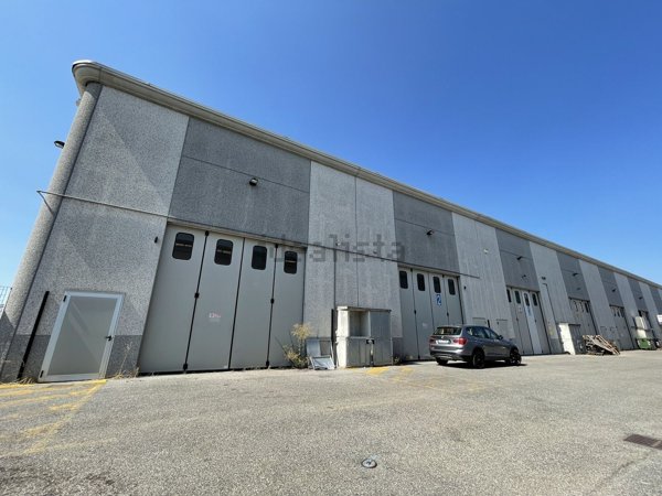 locale di sgombero in vendita a Soresina